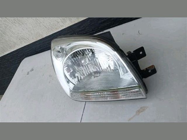 bontott KIA SORENTO Jobb Fényszóró