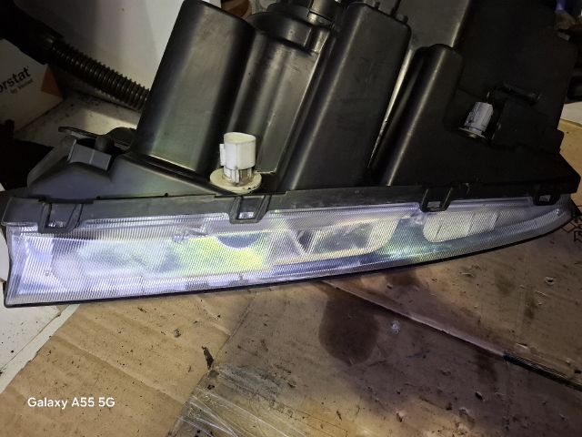 bontott KIA SORENTO Jobb Fényszóró