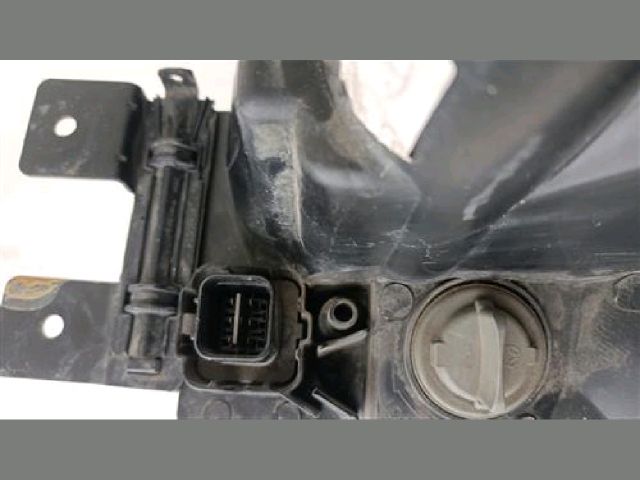 bontott KIA SORENTO Jobb Fényszóró