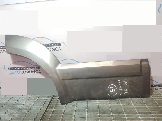 bontott KIA SORENTO Jobb hátsó Ajtó Díszléc