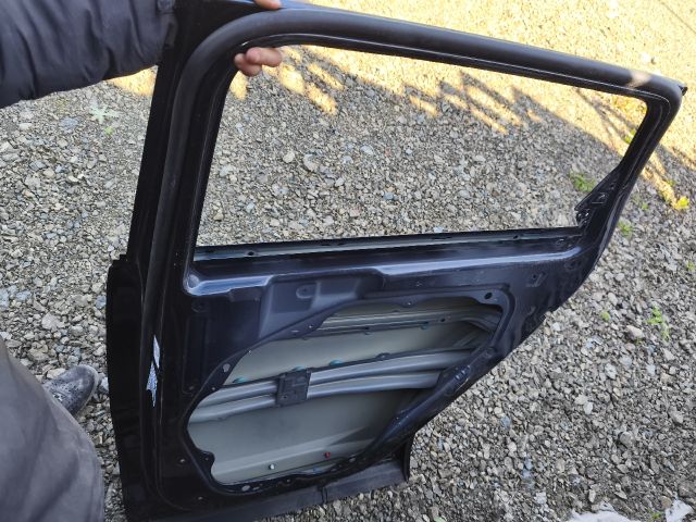 bontott KIA SORENTO Jobb hátsó Ajtó (Üres lemez)