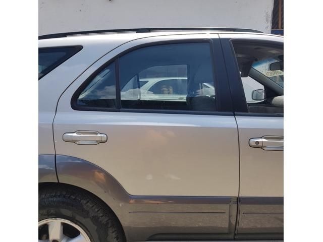 bontott KIA SORENTO Jobb hátsó Ajtó (Üres lemez)