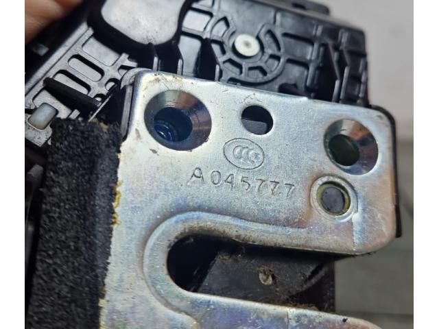 bontott KIA SORENTO Jobb hátsó Ajtózár