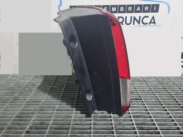 bontott KIA SORENTO Jobb Hátsó Lámpa