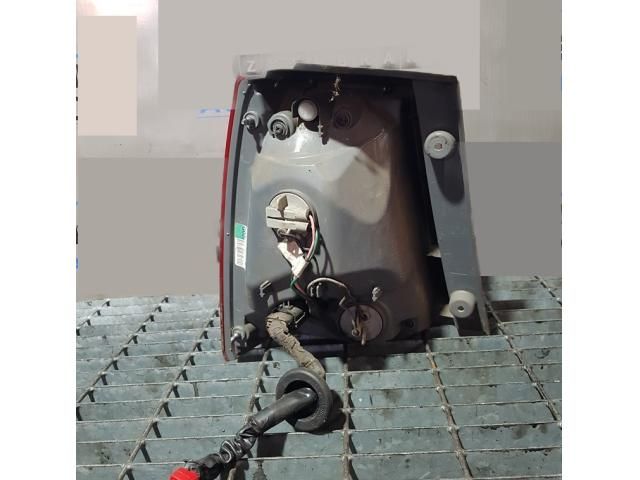 bontott KIA SORENTO Jobb Hátsó Lámpa