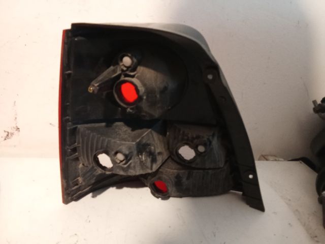 bontott KIA SORENTO Jobb Hátsó Lámpa