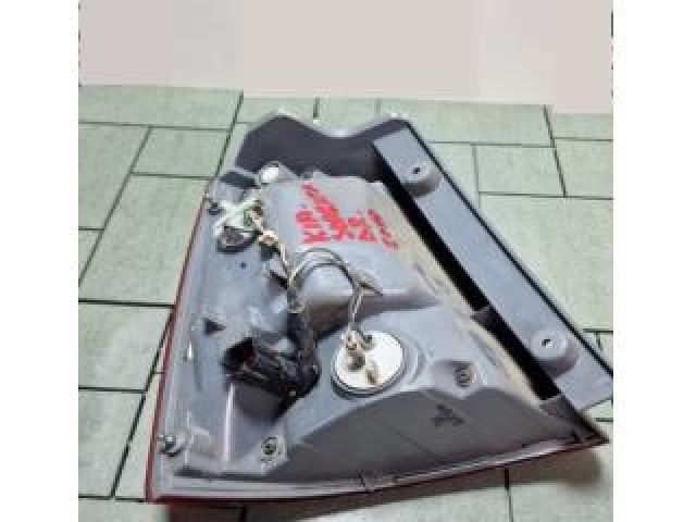 bontott KIA SORENTO Jobb Külső Hátsó Lámpa