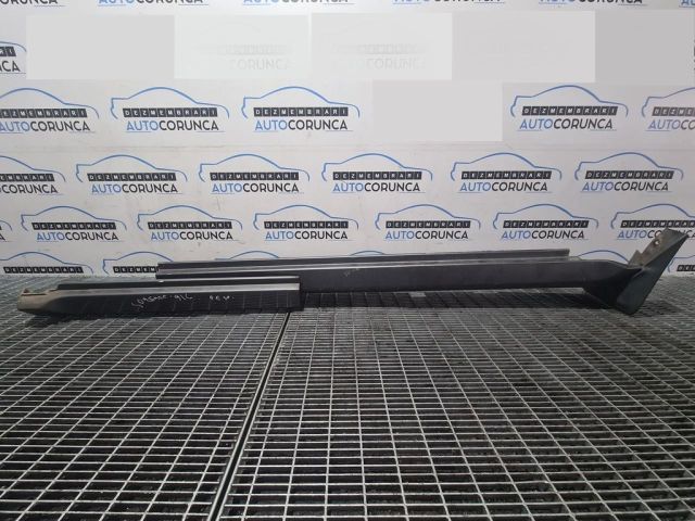 bontott KIA SORENTO Jobb Küszöb