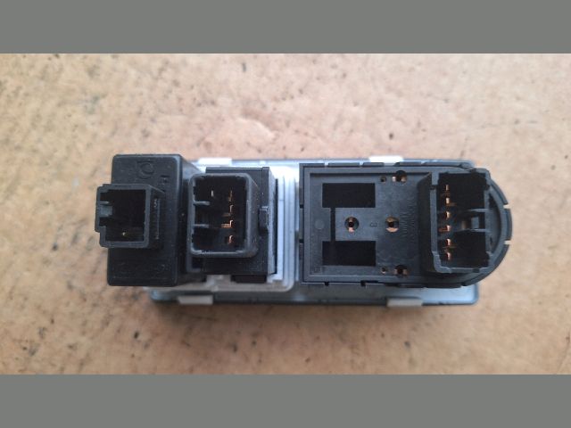 bontott KIA SORENTO Kipörgésgátló Kapcsoló