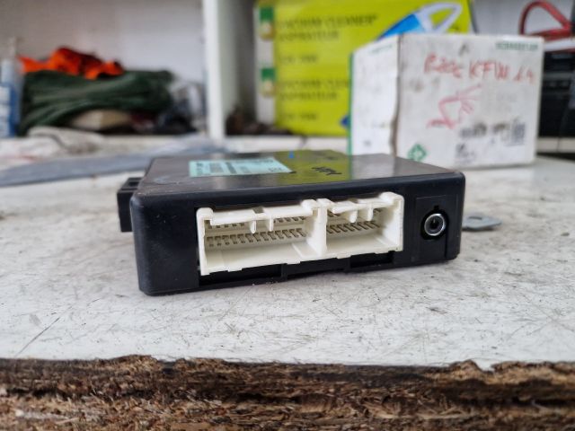 bontott KIA SORENTO Komfort Elektronika