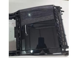 bontott KIA SORENTO Könyöklő