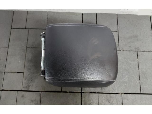 bontott KIA SORENTO Könyöklő