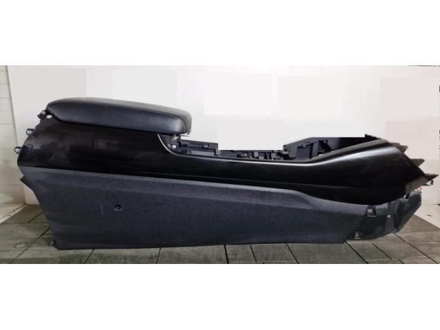 bontott KIA SORENTO Könyöklő