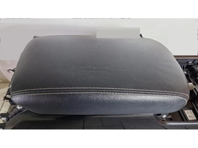 bontott KIA SORENTO Könyöklő