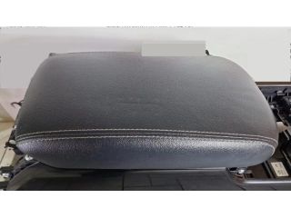 bontott KIA SORENTO Könyöklő