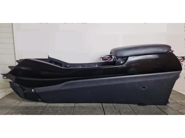 bontott KIA SORENTO Könyöklő