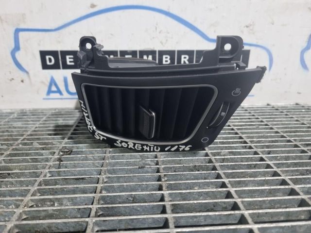 bontott KIA SORENTO Középső Szellőző