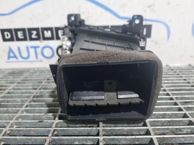 bontott KIA SORENTO Középső Szellőző