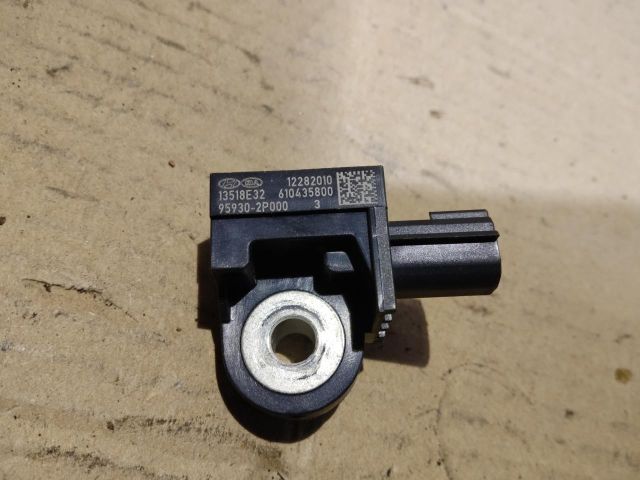 bontott KIA SORENTO Központi Ütközés Érzékelő