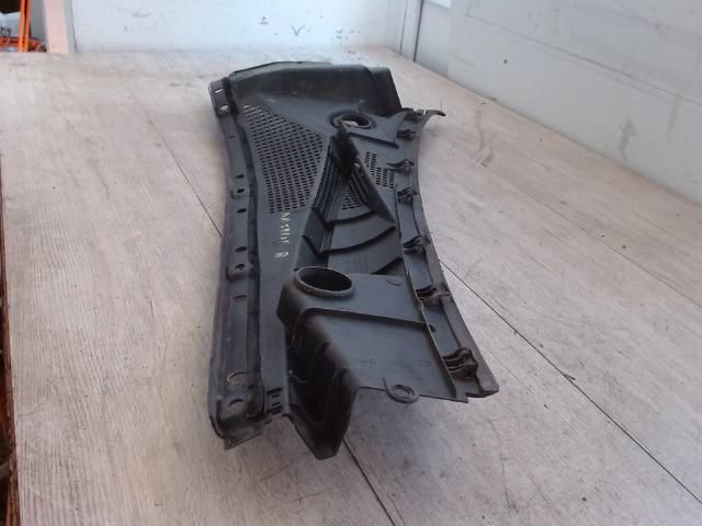 bontott KIA SORENTO Levélrács