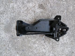 bontott KIA SORENTO Motorháztető Zárszerkezet