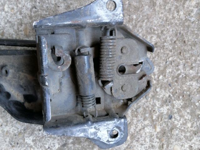 bontott KIA SORENTO Motorháztető Zárszerkezet