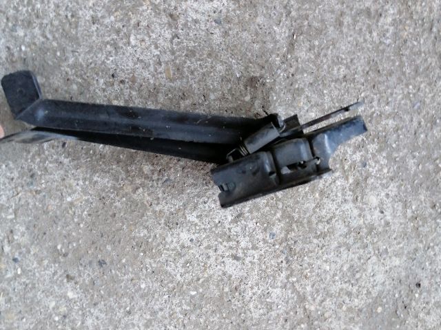 bontott KIA SORENTO Motorháztető Zárszerkezet