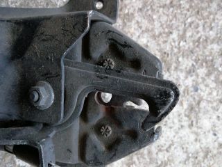 bontott KIA SORENTO Motorháztető Zárszerkezet