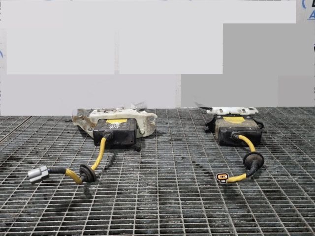 bontott KIA SORENTO Motorháztető Zsanér Pár