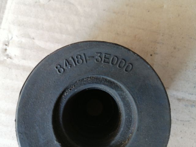 bontott KIA SORENTO Nyomatéktartó Bak