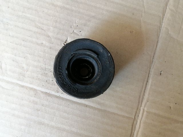 bontott KIA SORENTO Nyomatéktartó Bak