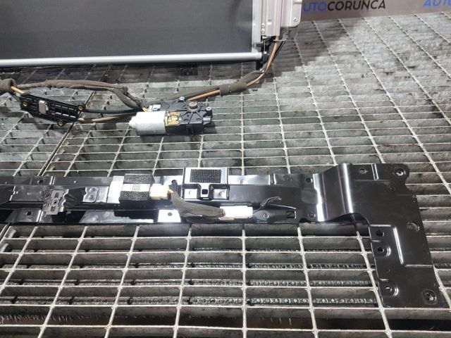 bontott KIA SORENTO Panoráma Tető