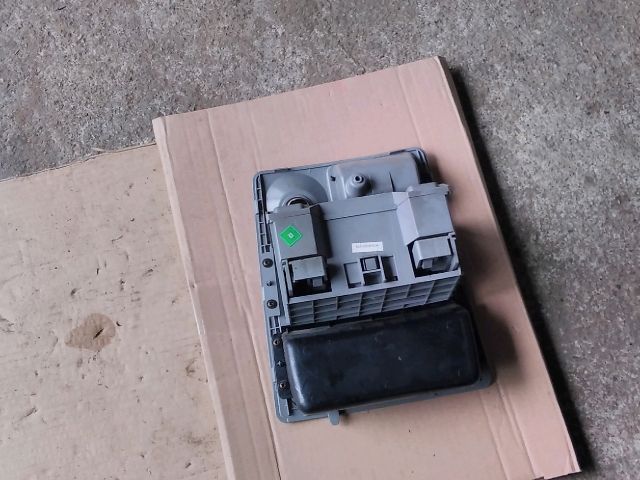 bontott KIA SORENTO Pohártartó