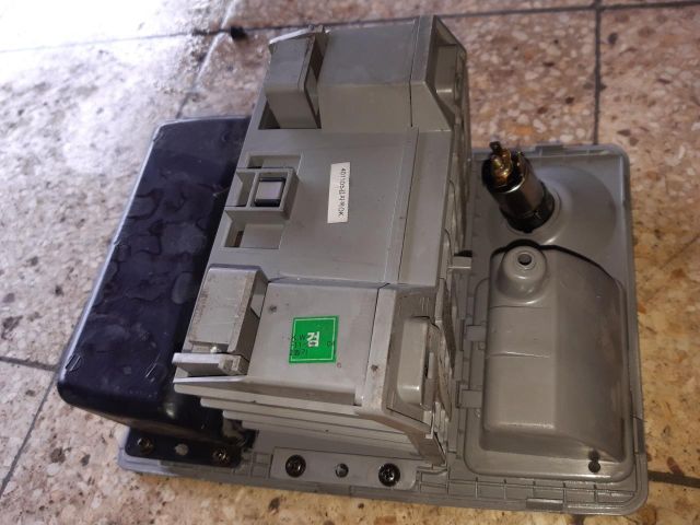 bontott KIA SORENTO Pohártartó