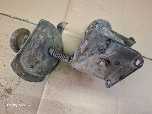 bontott KIA SORENTO Pótkerék Tartó