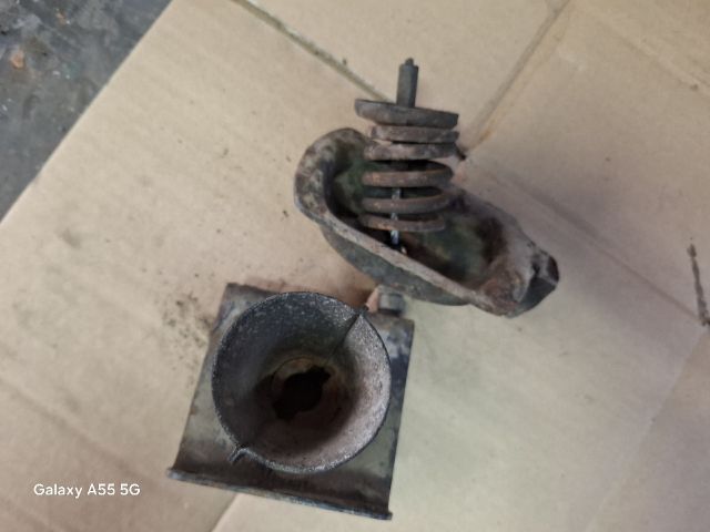 bontott KIA SORENTO Pótkerék Tartó