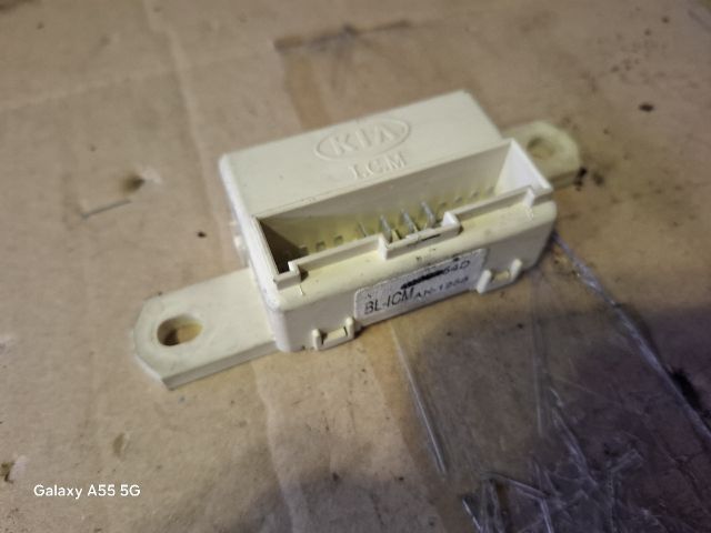 bontott KIA SORENTO Relé