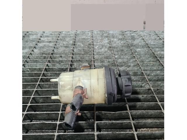 bontott KIA SORENTO Szervóolaj Tartály