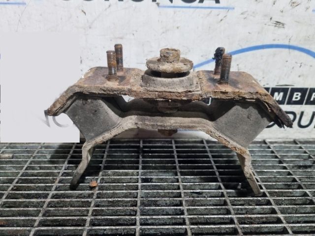 bontott KIA SORENTO Tartó Bak