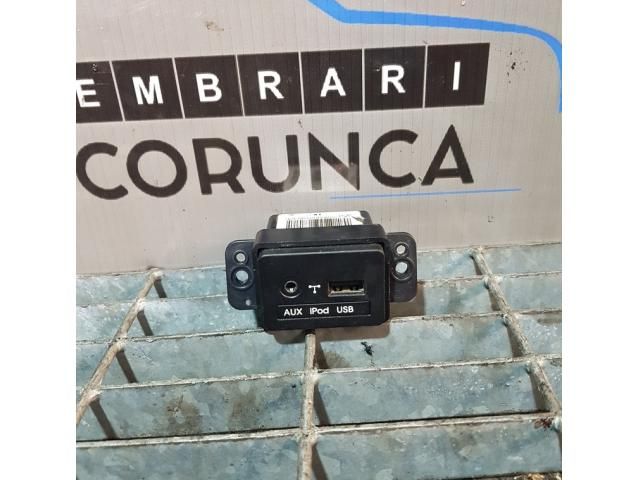 bontott KIA SORENTO USB Aljzat