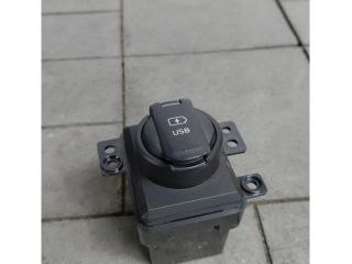 bontott KIA SORENTO USB HUB