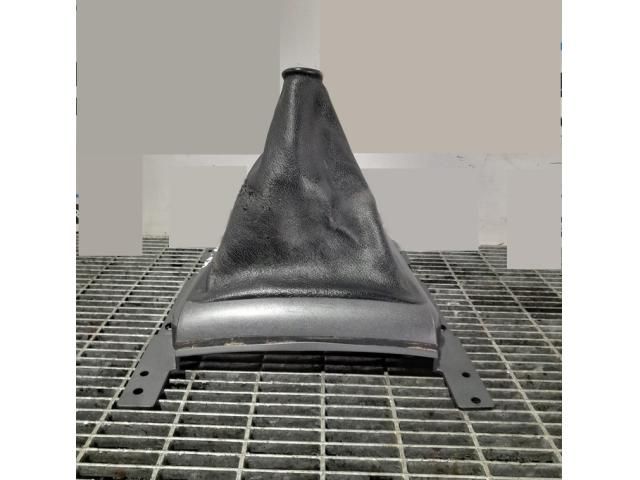 bontott KIA SORENTO Váltószoknya