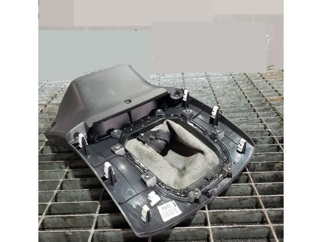 bontott KIA SORENTO Váltószoknya