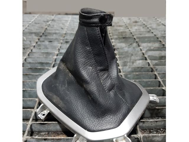 bontott KIA SORENTO Váltószoknya