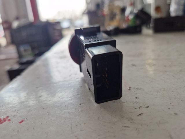 bontott KIA SORENTO Vészvillogó Kapcsoló