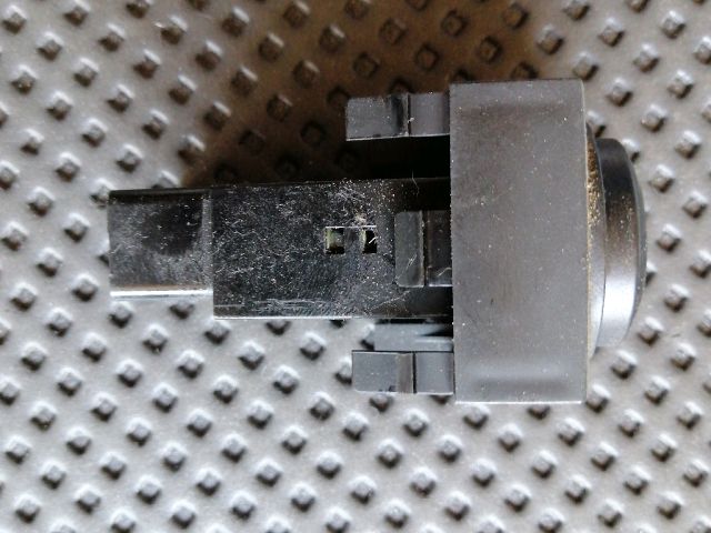 bontott KIA SORENTO Vészvillogó Kapcsoló