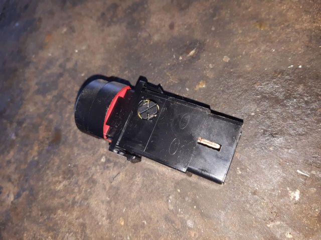 bontott KIA SORENTO Vészvillogó Kapcsoló