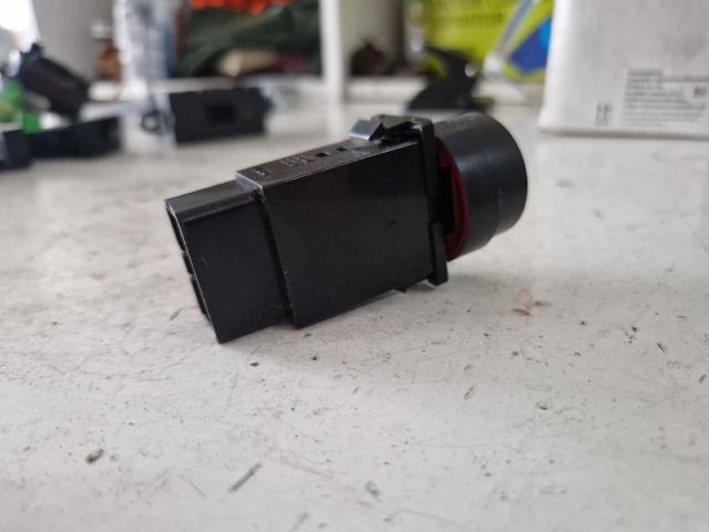 bontott KIA SORENTO Vészvillogó Kapcsoló