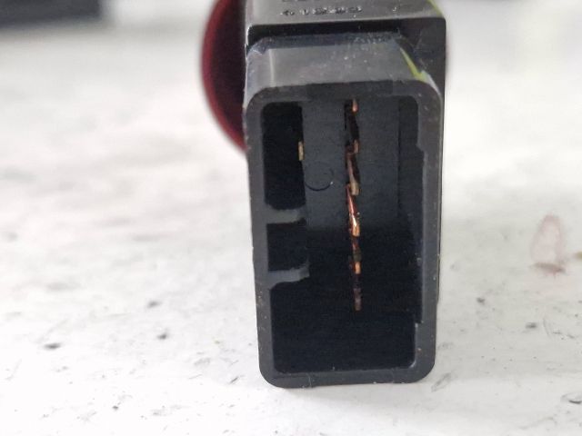 bontott KIA SORENTO Vészvillogó Kapcsoló