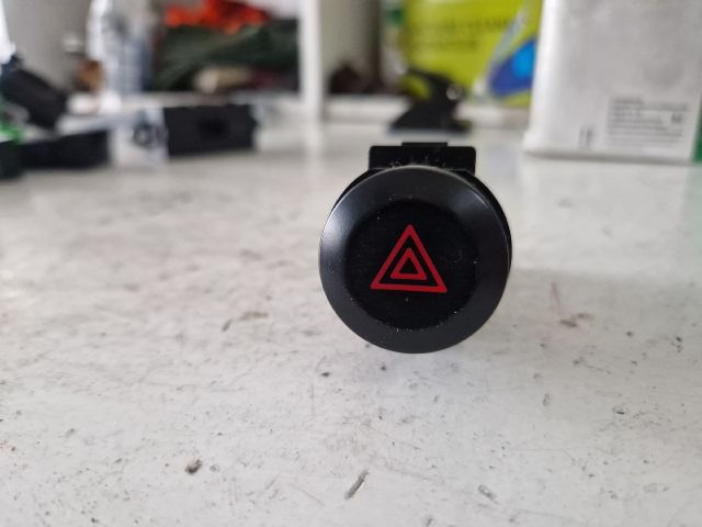 bontott KIA SORENTO Vészvillogó Kapcsoló